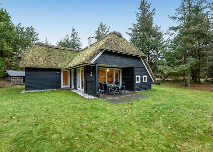 Mart - 1-6km From The Sea By Interhome